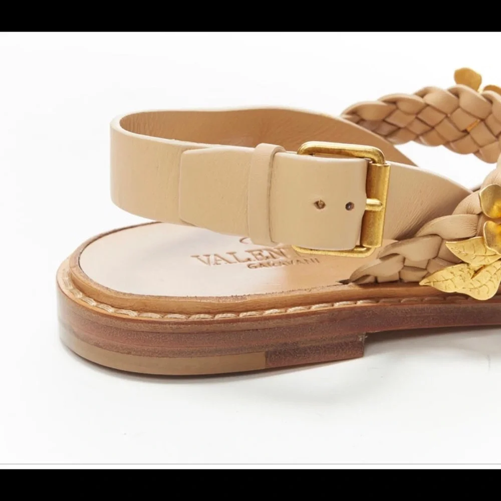 VALENTINO SANDALS
Beautiful sandals for many summer occasions for day or night - Picture 8 of 12